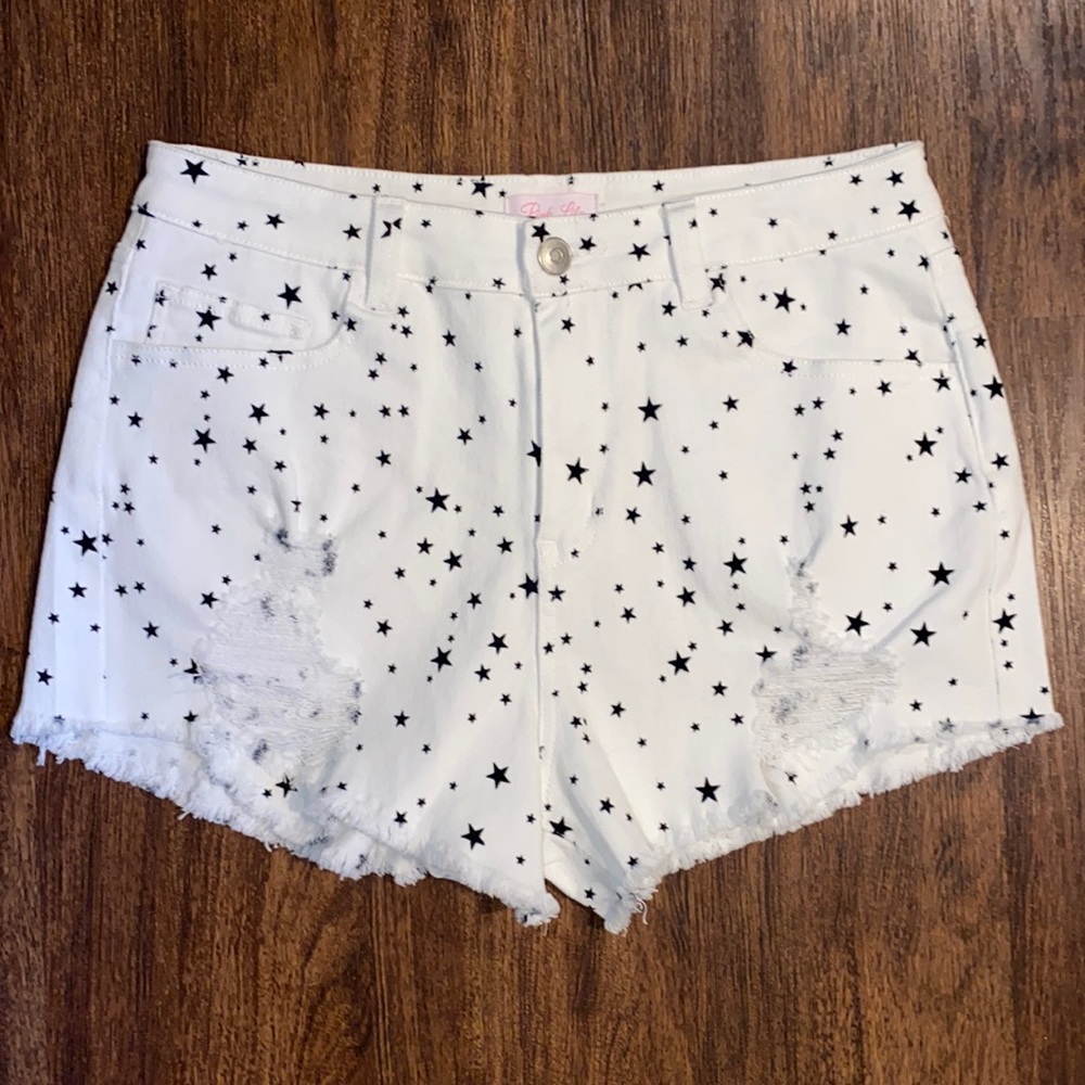 Pink Lilly White Star Print Distressed Denim Shorts-Women’s Size Medium